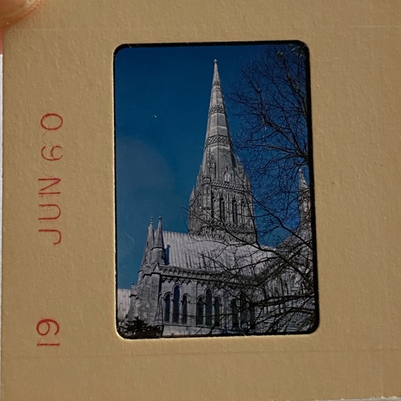 15 Kodachrome Transparency Slides from 1960 England - Picture 12 of 16
